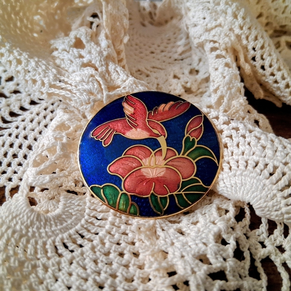 Vintage 80s Cloisonne Brooch Red Hummingbird & Flower Blue Background Goldtone